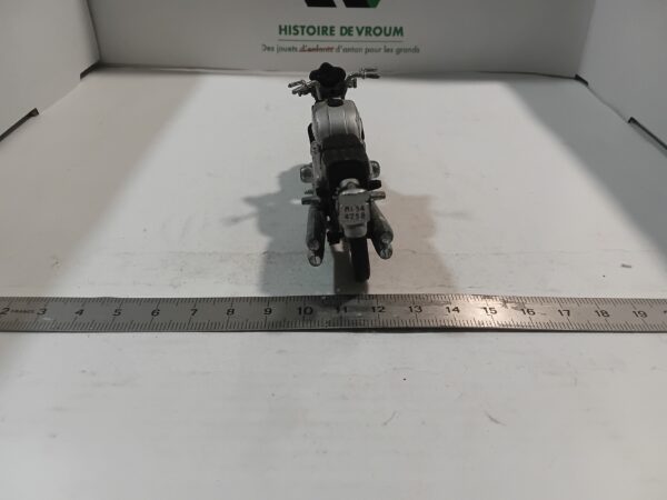Moto Suzuki Water Cooled 750 Polistil 1/24 – Image 3