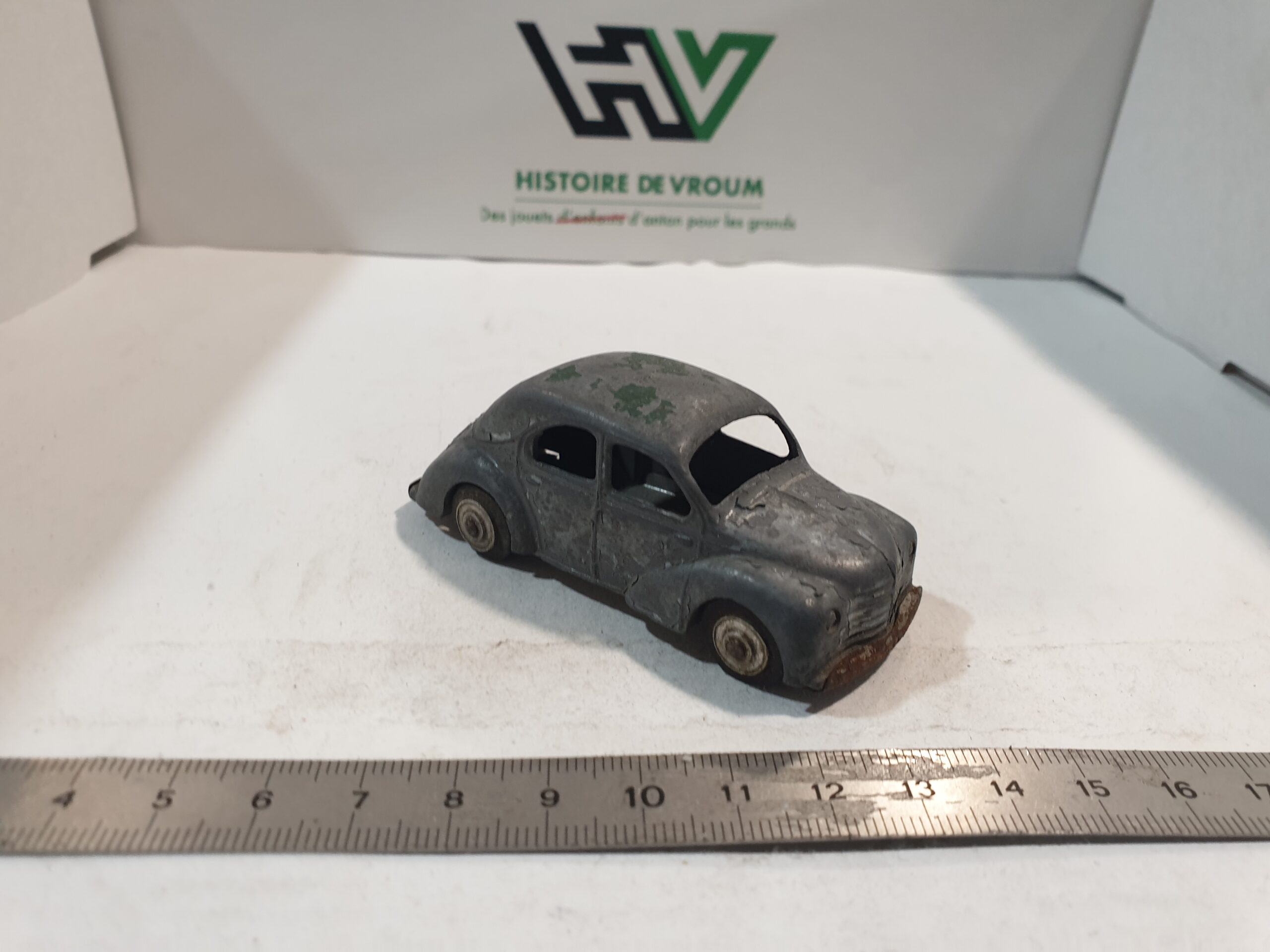 Renault 4 CV CIJ 1/43 en état correct Rare original – Image 5