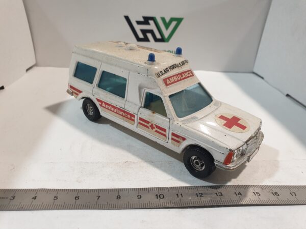 Mercedes Bonna 2500 Ambulance Corgi 1/36 – Image 5