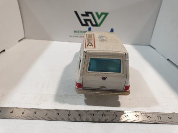 Mercedes Bonna 2500 Ambulance Corgi 1/36 – Image 7