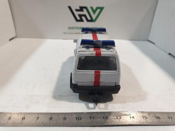 Volkswagen Transporter Ambulance 1/43 ( intérieur manquant ) – Image 7