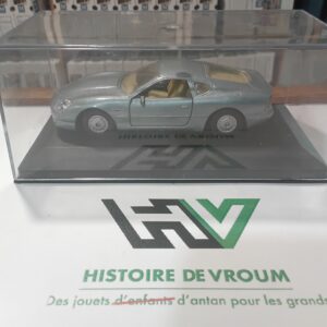 Aston Martin DB7 1/ 40 Maisto