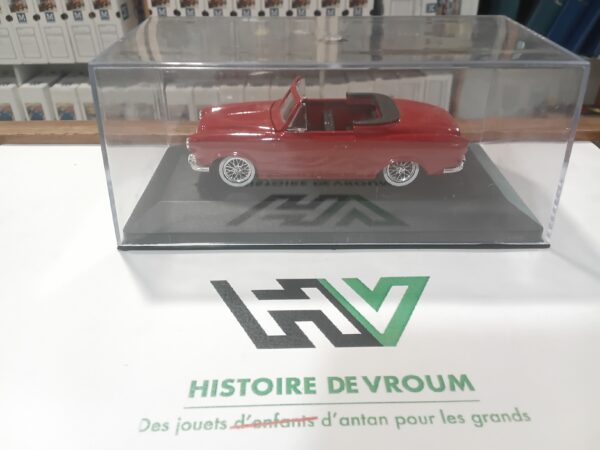 Peugeot 403 1/ 43 Solido