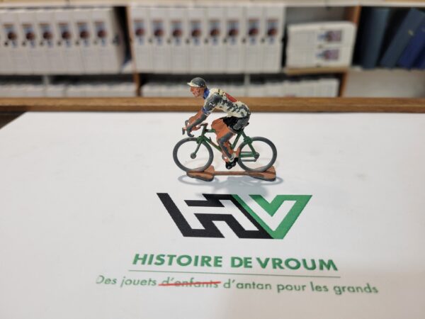 Coureur Cycliste en plomb peint ( état moyen )