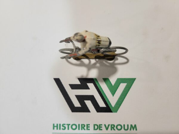 Coureur Cycliste en aluminium blanc ( état moyen ) – Image 5