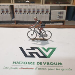 Coureur Cycliste en aluminium divers ( état moyen )