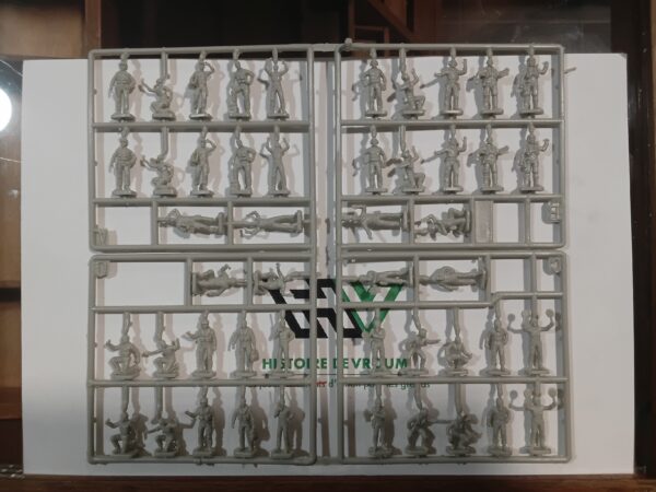 Nato Pilots And Ground Crew ERTL ESCI 1/72 – Image 2