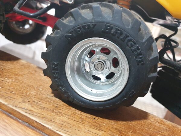 Mud Slinger Shocker 4*4 Voiture télécommandée filaire – Image 5