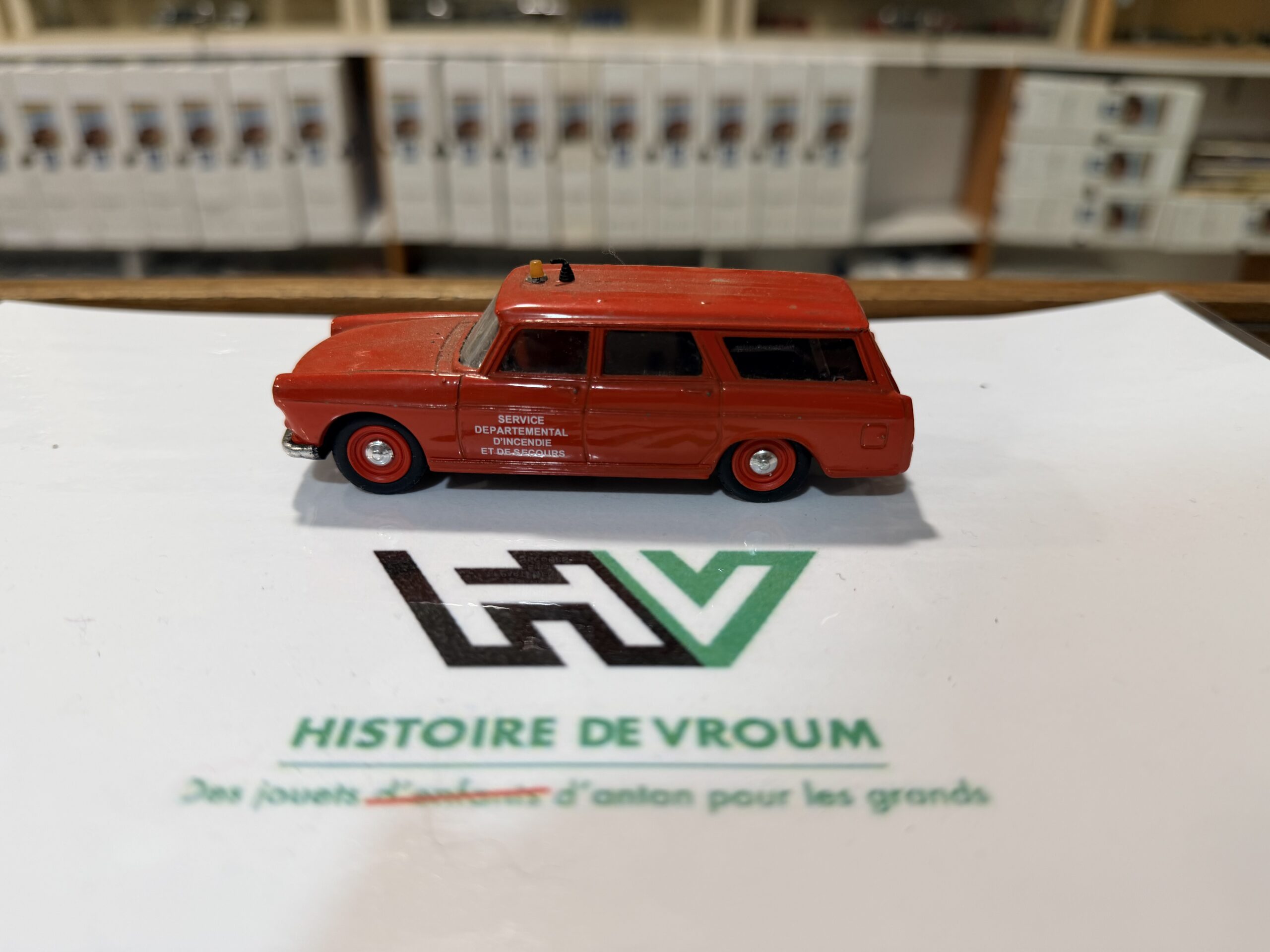Peugeot 404 Break Pompiers Vintage