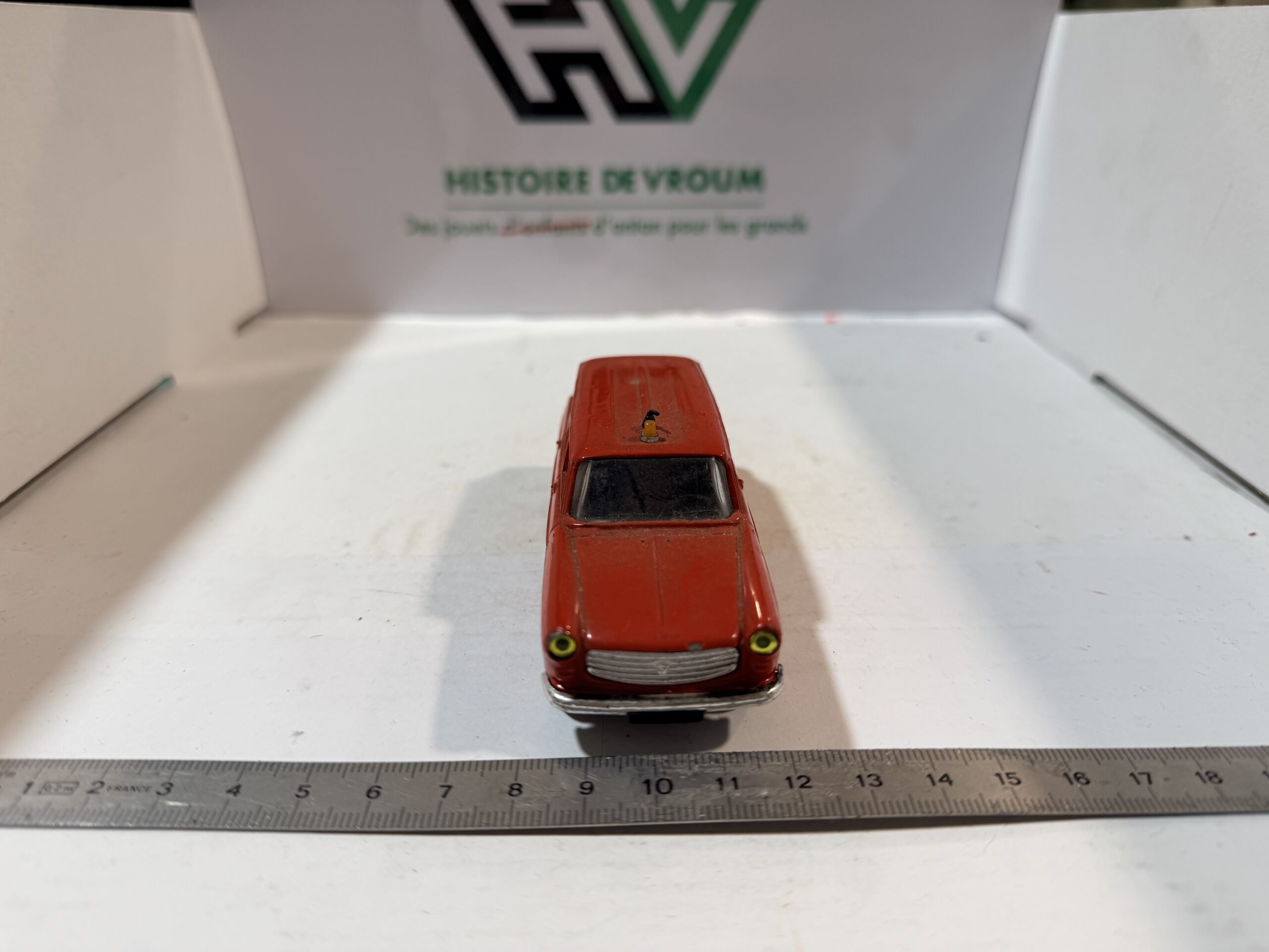 Peugeot 404 Break Pompiers Vintage – Image 7