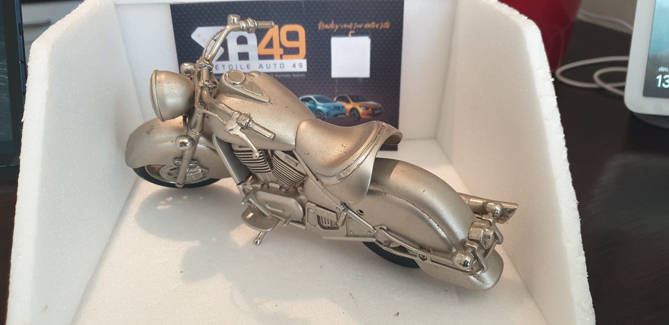 Moto montre en métal - Objet de collection - non testée