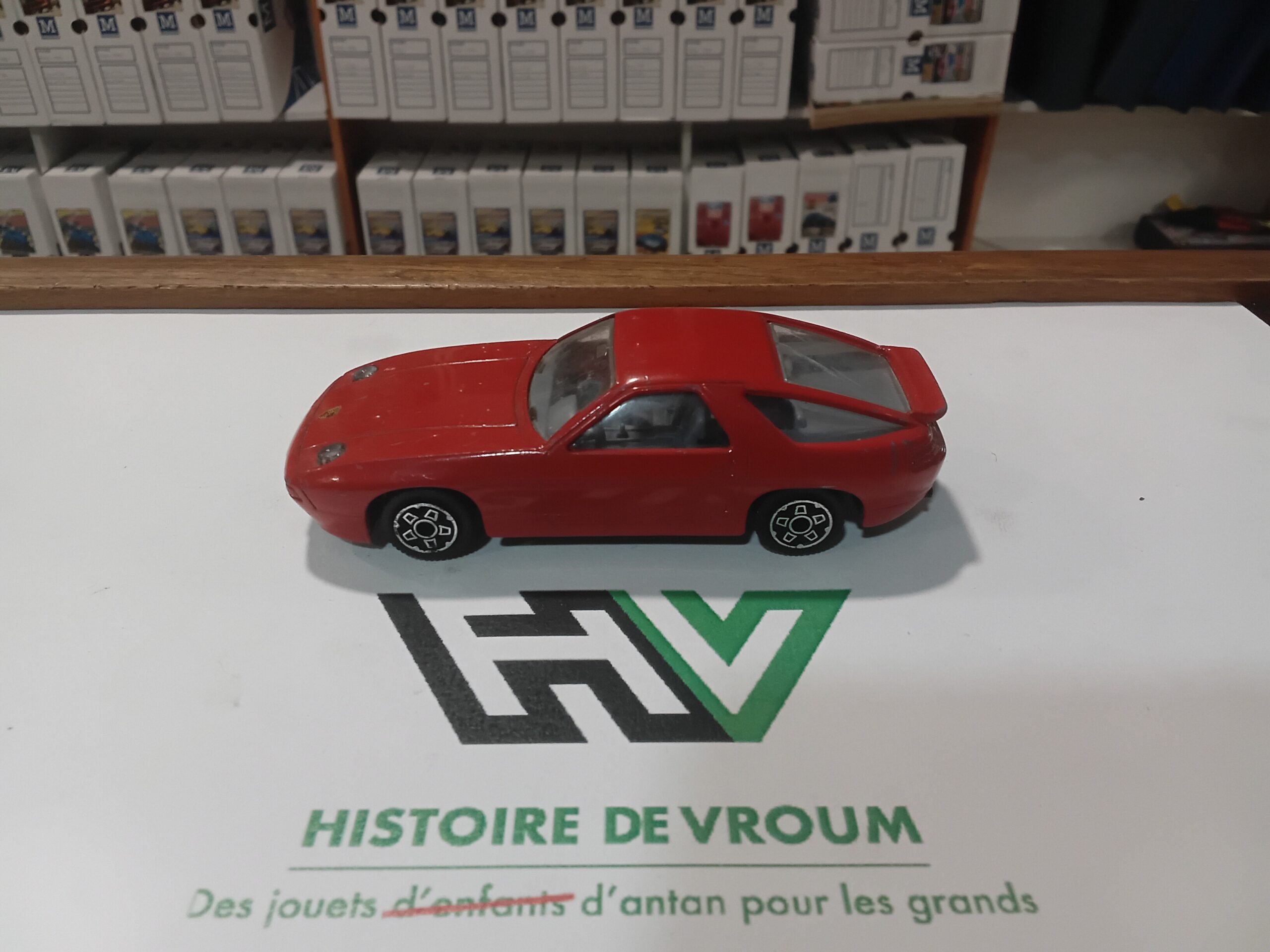 Porsche 928 S4 Rouge Bburago 1/43