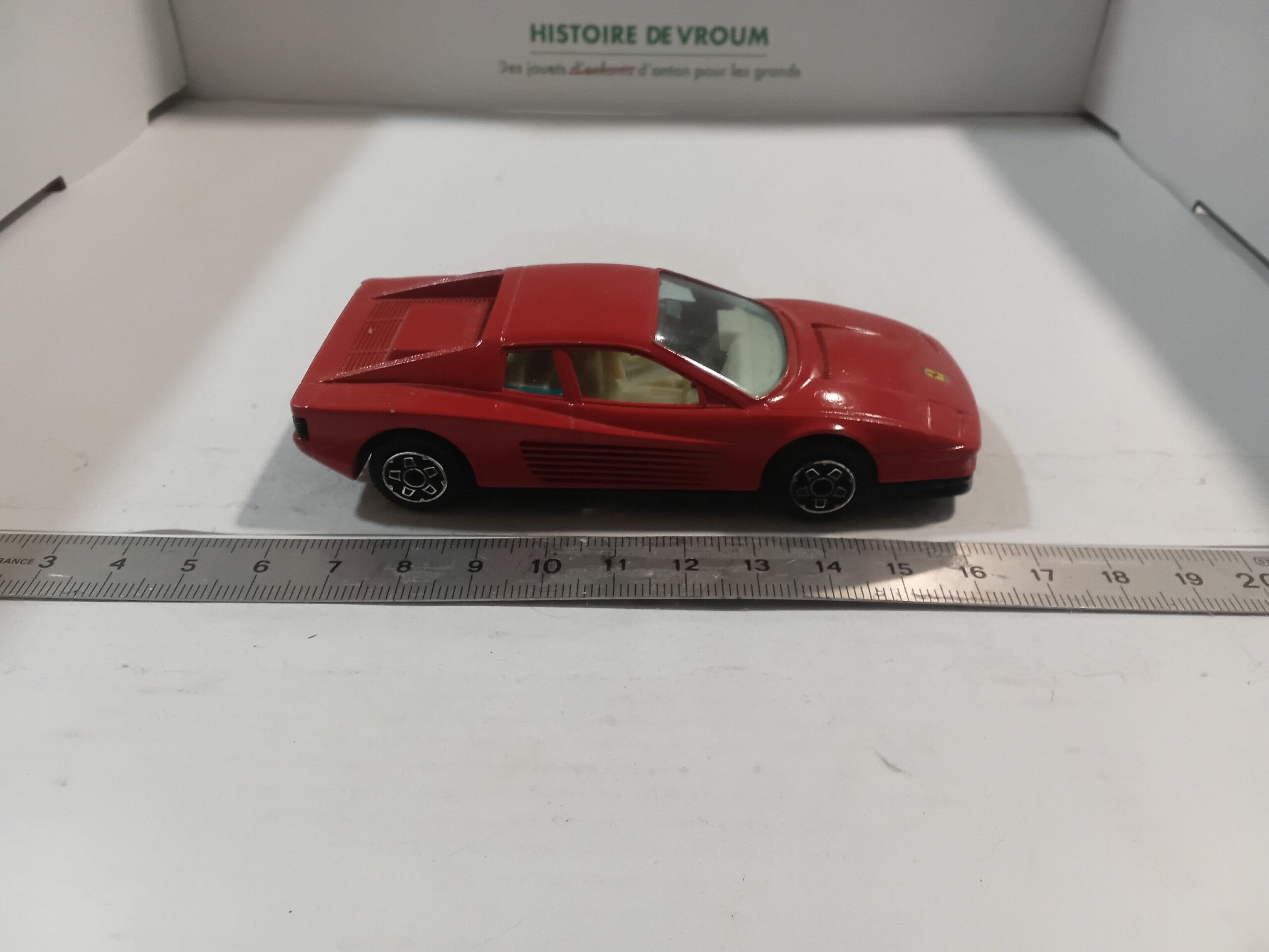 Ferrari Testarossa Bburago 1/43 – Image 4
