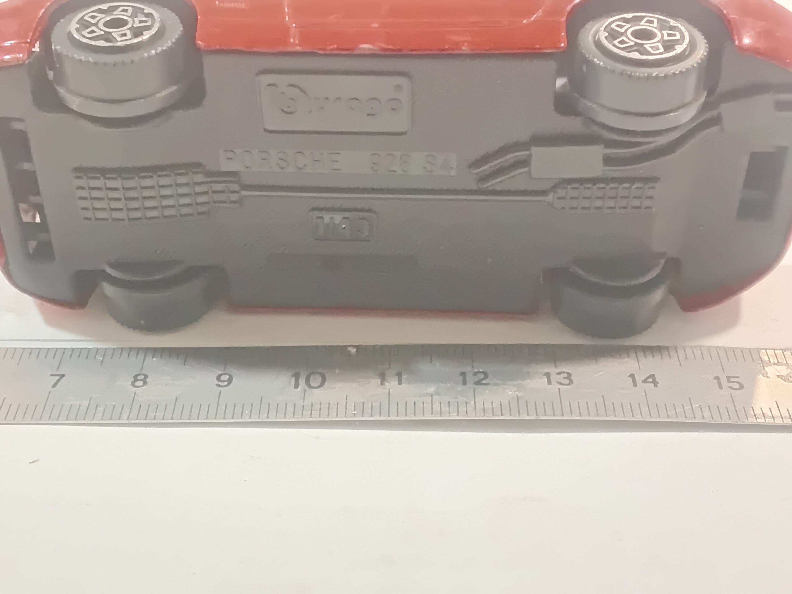 Porsche 928 S4 Rouge Bburago 1/43 – Image 5