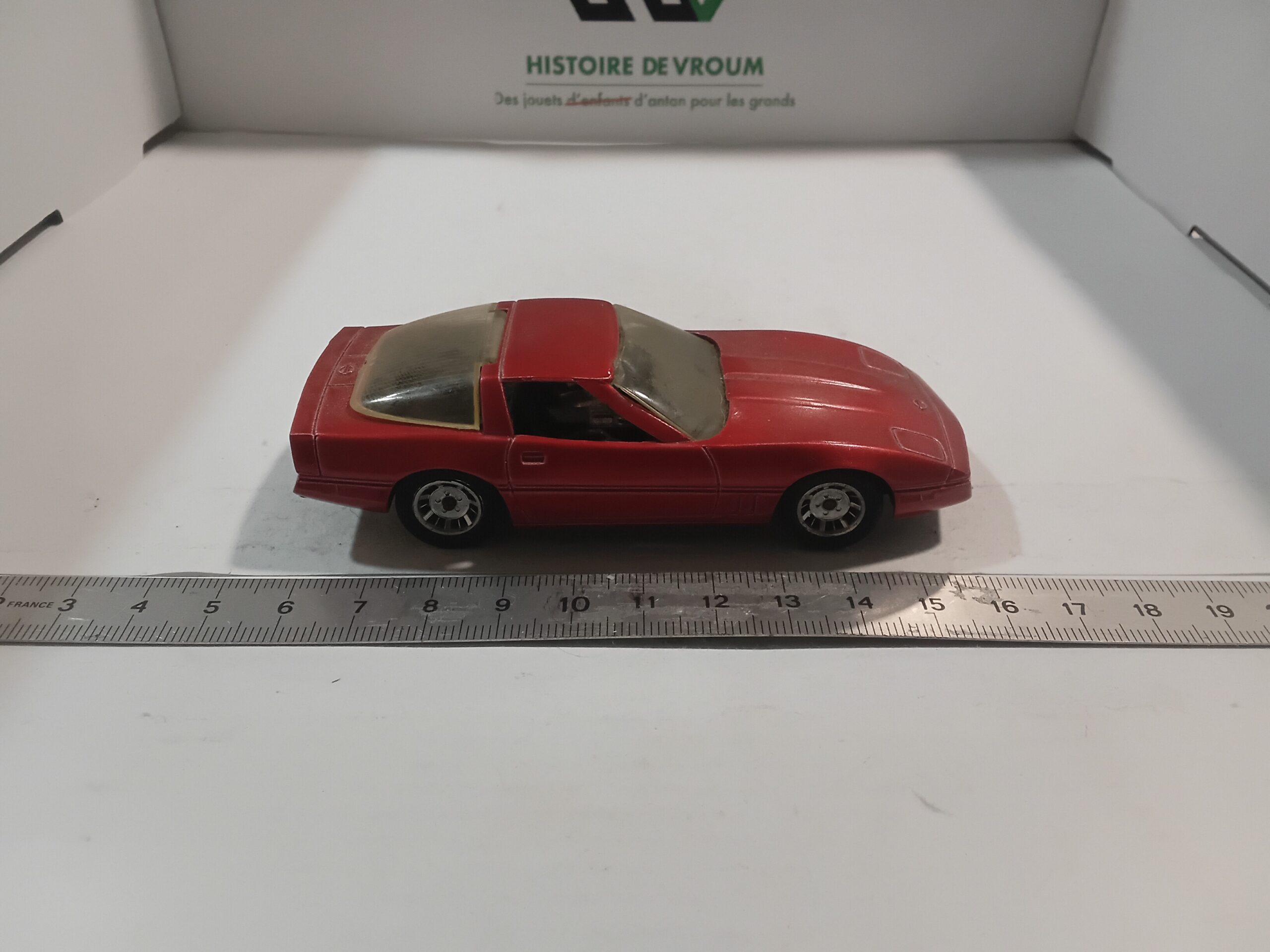 Chevrolet Corvette Rouge Solido 1/43 – Image 4