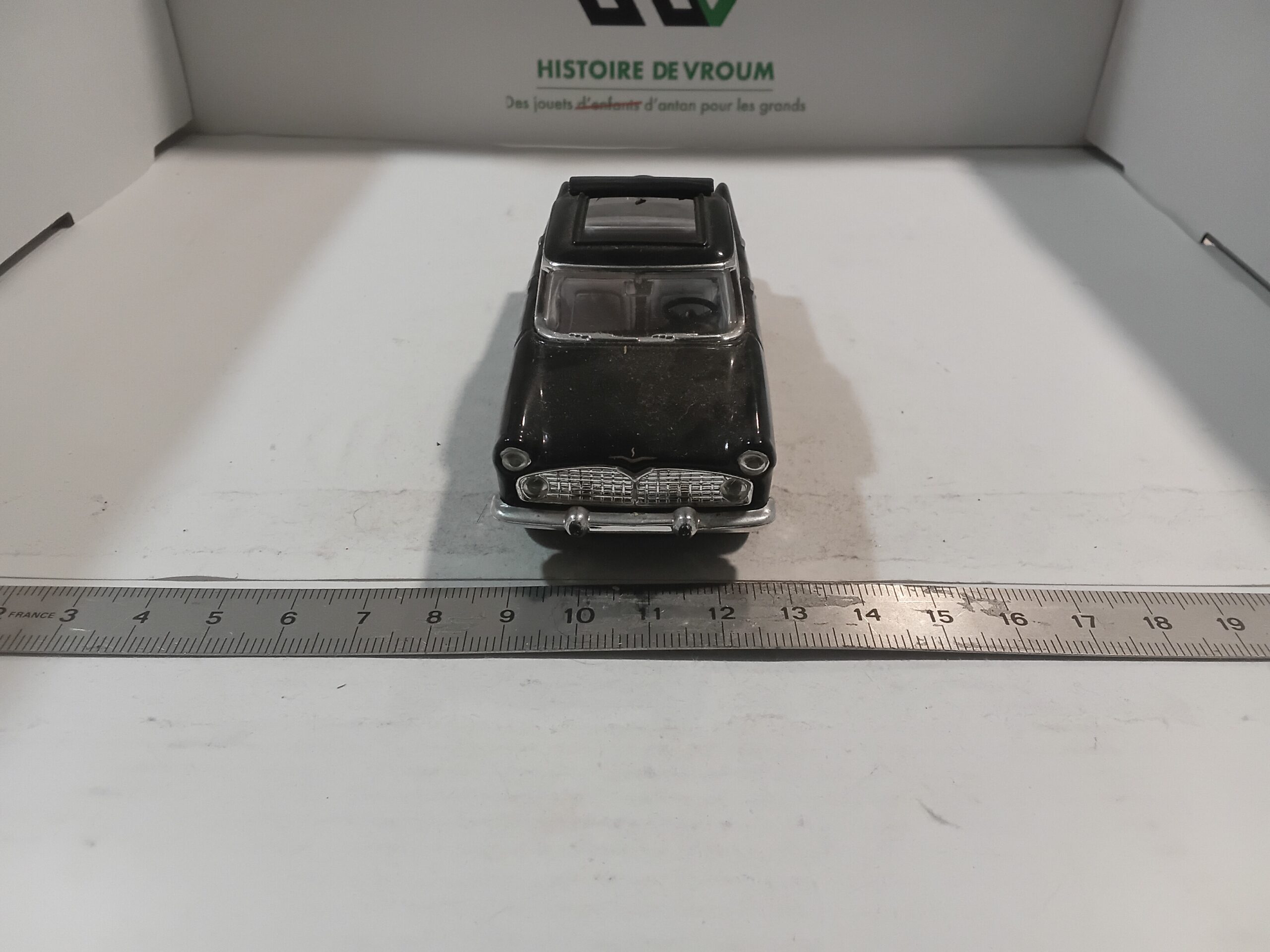 Simca Chambord Présidence 1958 Solido 1/43 – Image 2