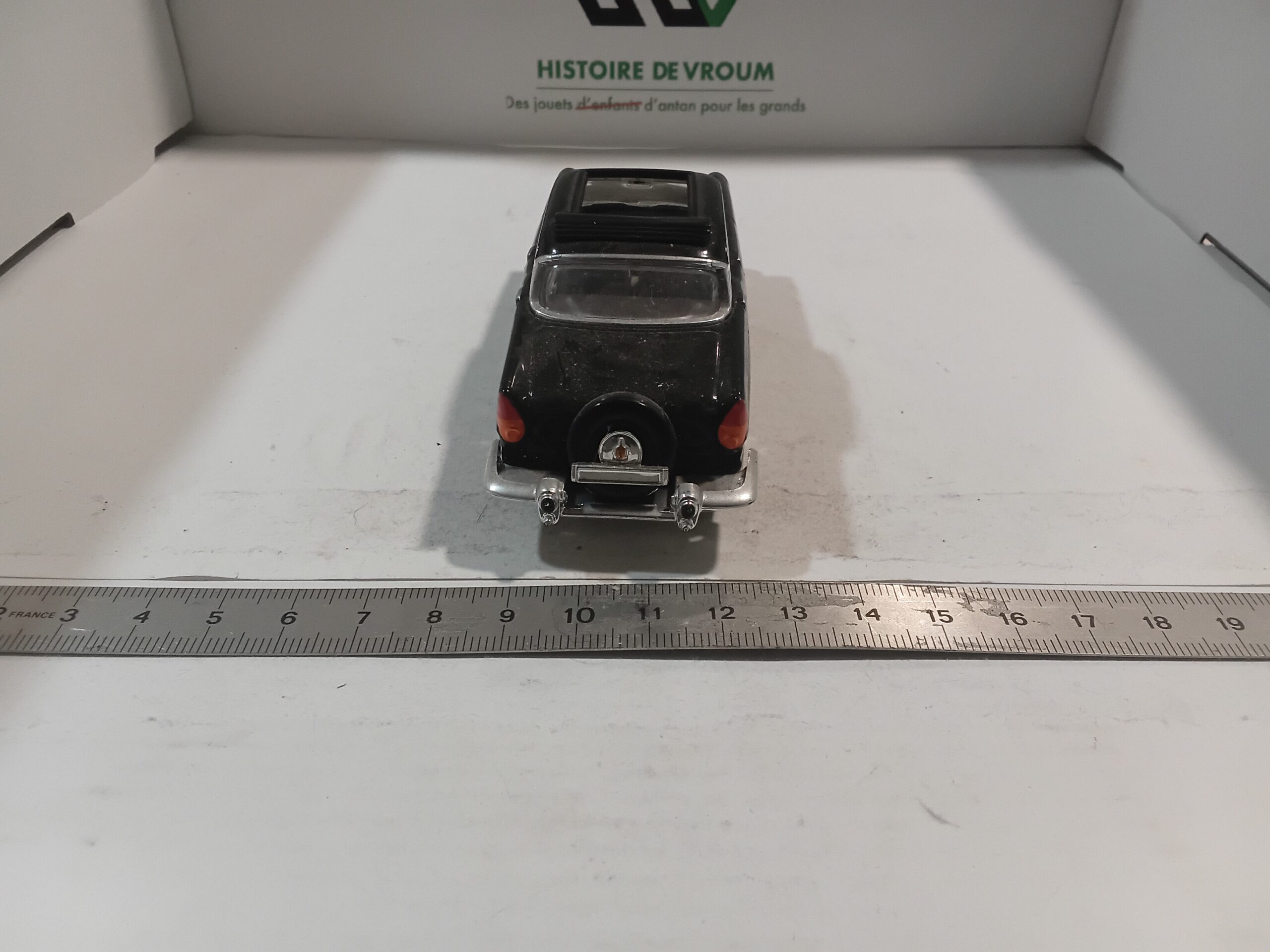 Simca Chambord Présidence 1958 Solido 1/43 – Image 3