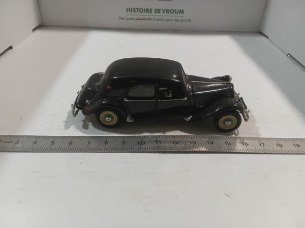 Citroën Traction 11 1953 Universal Hobbies 1/43 – Image 4