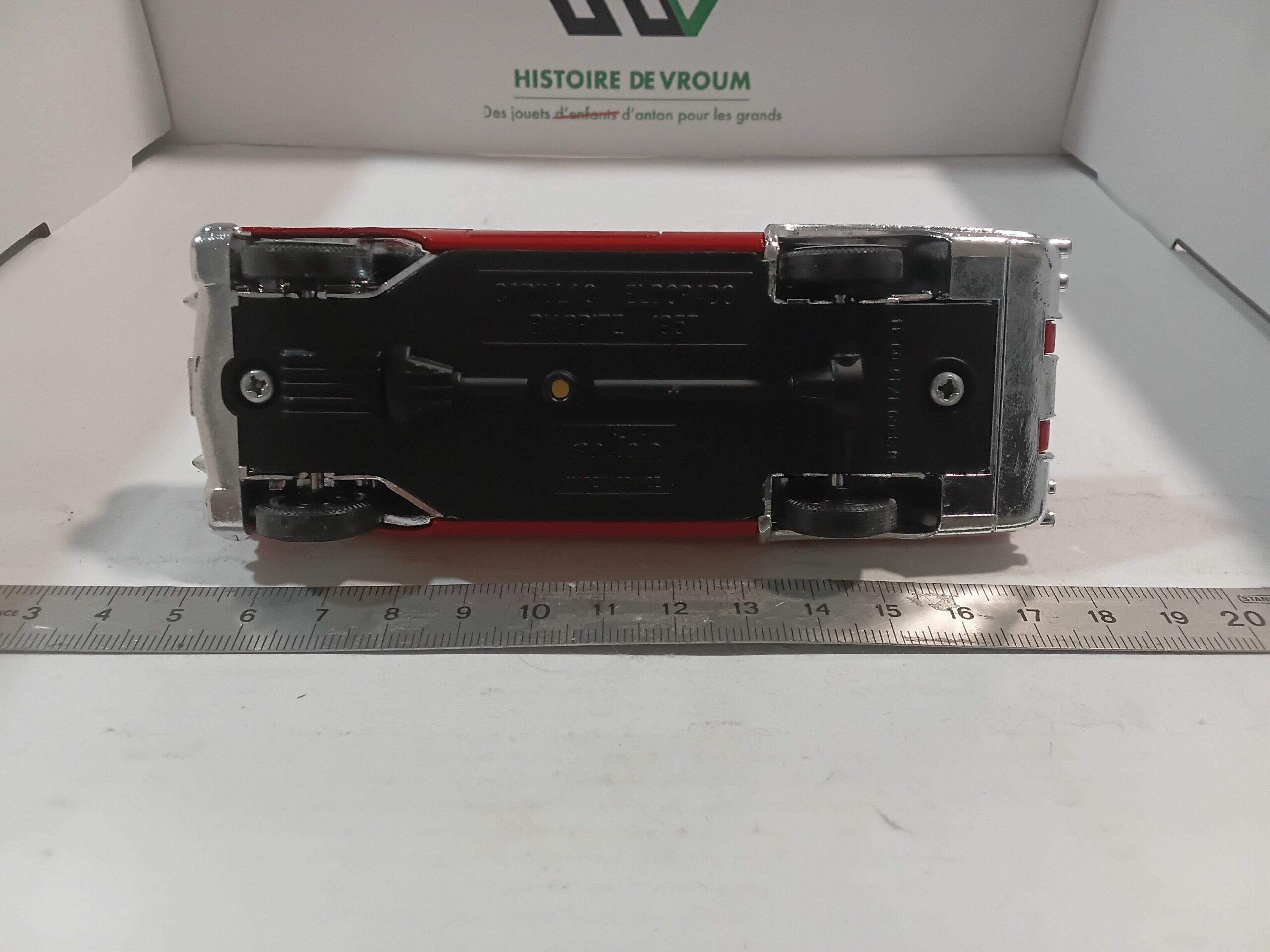 Cadillac Eldorado Biarritz (sans toit) 1957 1/43 Solido – Image 5