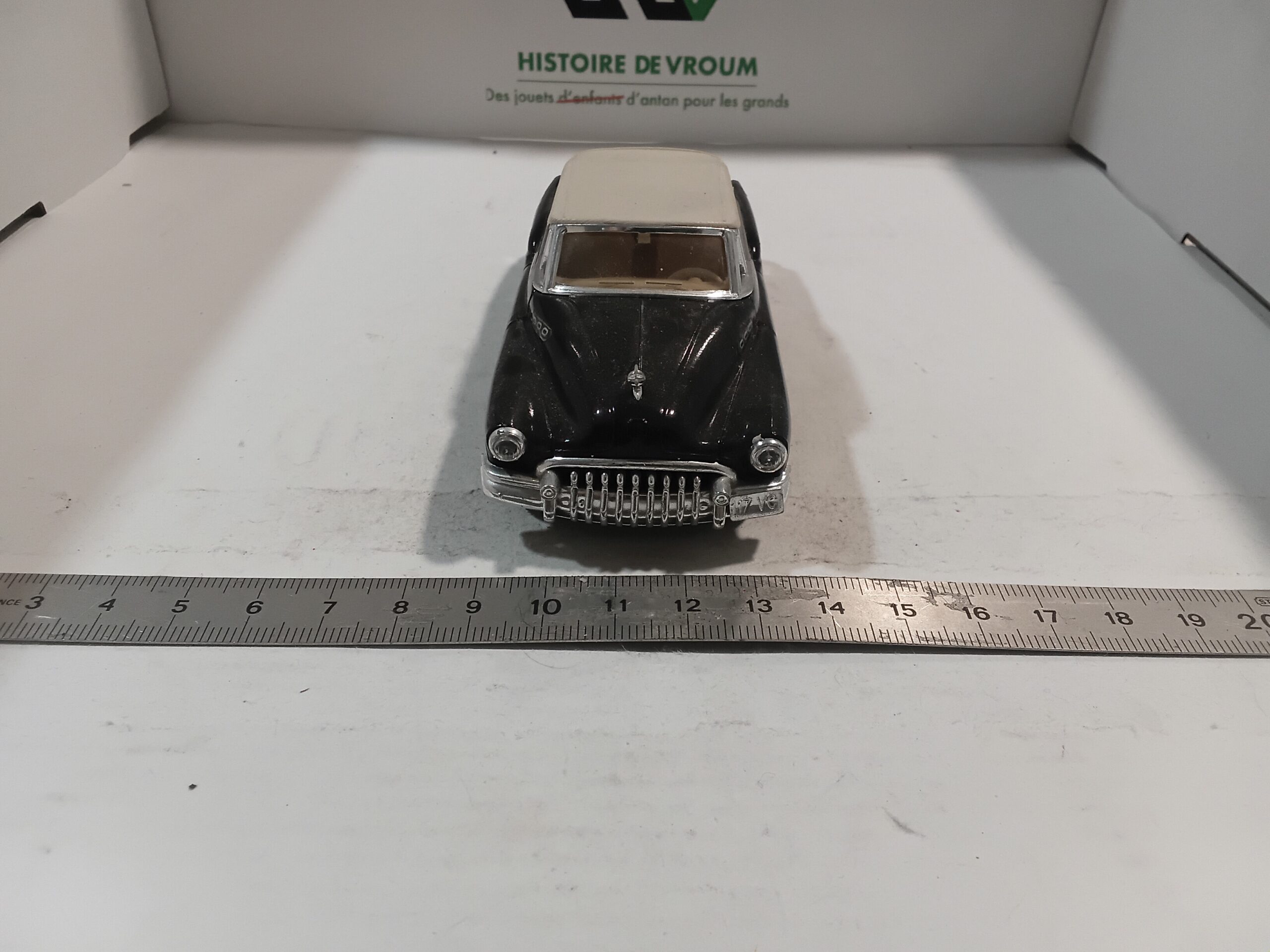 Buick 1950 Cabriolet Noir Solido 1/43 – Image 2