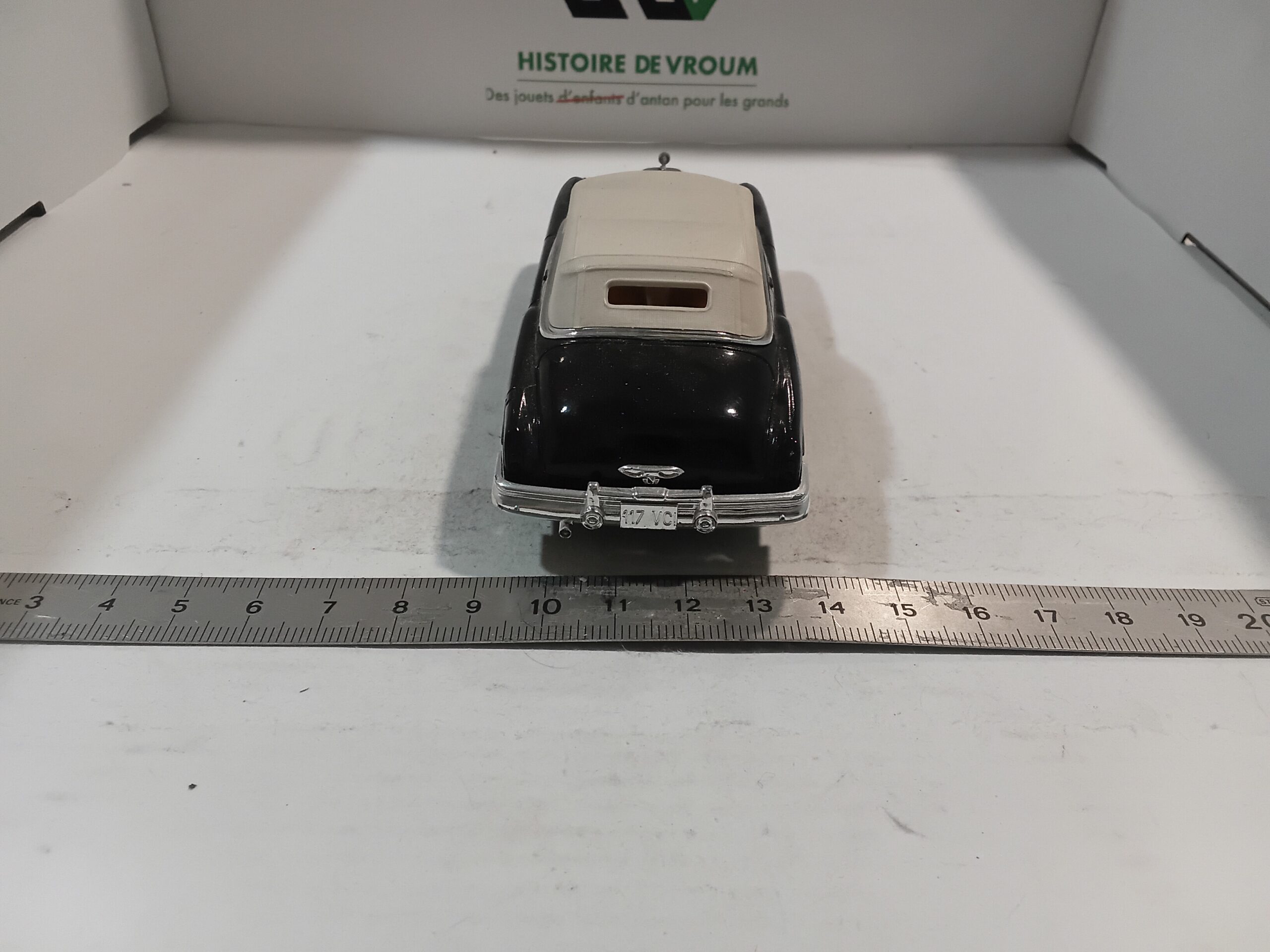 Buick 1950 Cabriolet Noir Solido 1/43 – Image 3