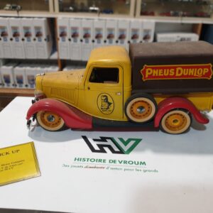 FORD USA V8 Van Pneus dunlop 1936 1/18 Solido à restaurer
