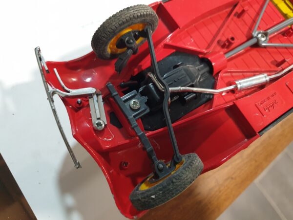 FORD USA V8 Van Pneus dunlop 1936 1/18 Solido à restaurer – Image 4