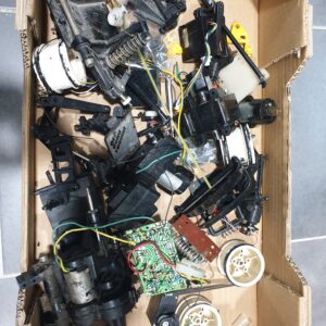 Lot de pièces pour voiture radiocommandée 1/10 Nikko
