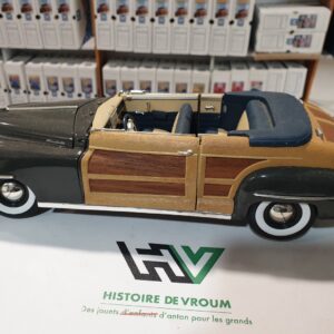 Chrysler Town and Country 1/18 de marque MOTORCITY à restaurer