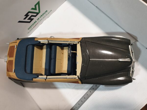 Chrysler Town and Country 1/18 de marque MOTORCITY à restaurer – Image 3