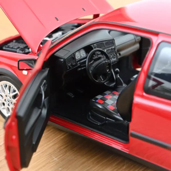 VW Golf GTI 1996 Rouge Flash 1/18 ( Précommande Livrable Septembre 2025 ) – Image 6