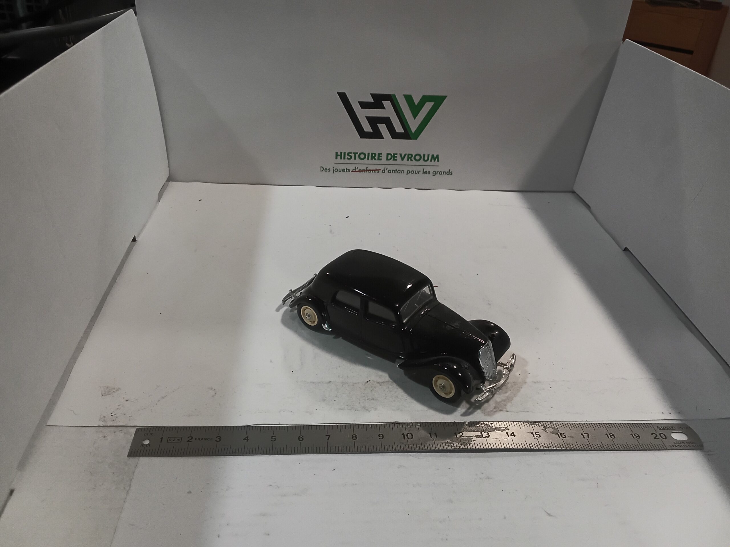 Citroen 15 Six 1939 1/43 Noire – Image 6