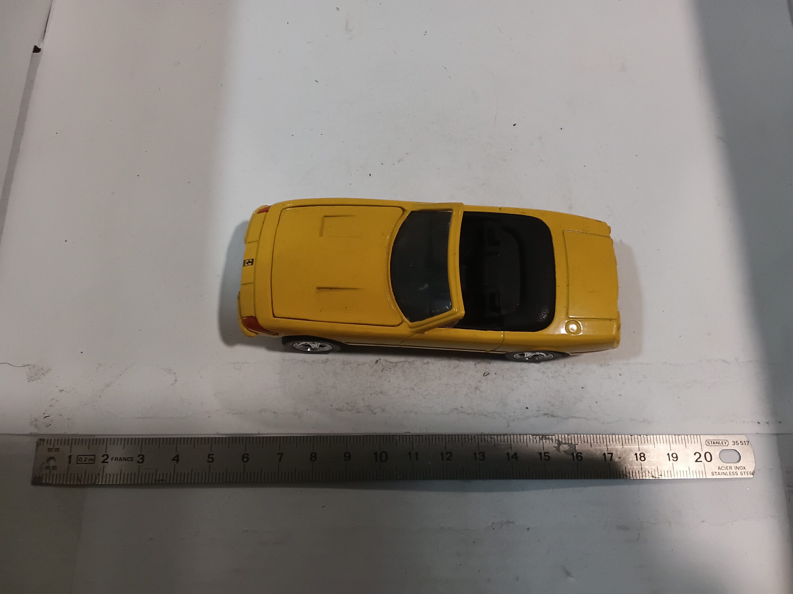 Ferrari 1969 365 GTS4 Jaune 1/38 – Image 8