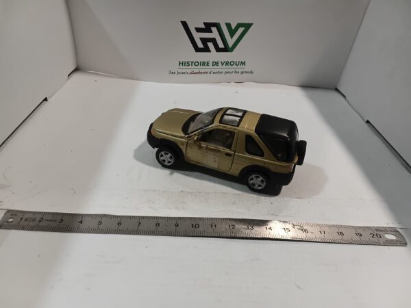 Land Rover FreeLander Bronze 1/43 – Image 6