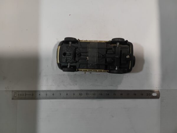 Land Rover FreeLander Bronze 1/43 – Image 7