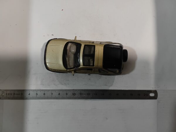 Land Rover FreeLander Bronze 1/43 – Image 8