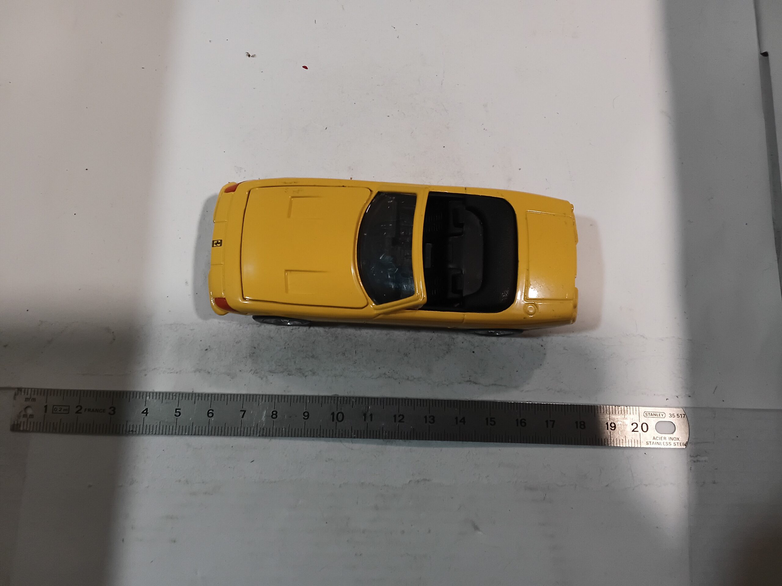 Ferrari 1969 365 GTS4 1/43 Jaune – Image 8