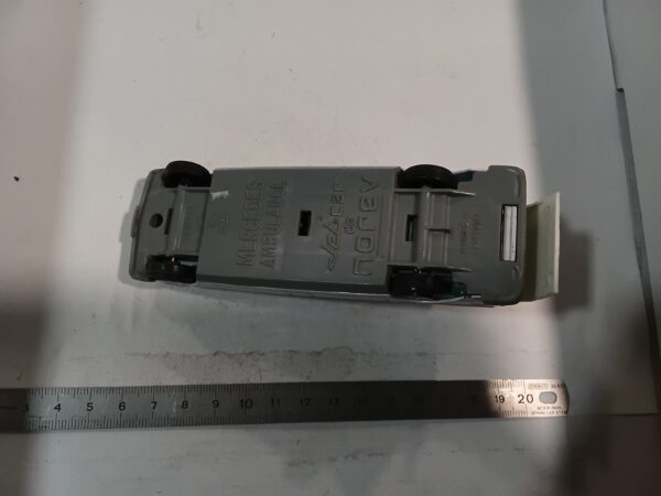 Mercedes Ambulance Jet-Car Norev Blanche 1/43 – Image 7