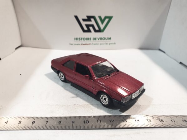 Volvo 780 Coupe Polistil1/40 avec rétroviseur gauche manquant – Image 5