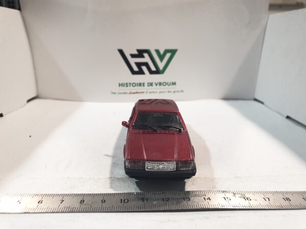 Volvo 780 Coupe Polistil1/40 avec rétroviseur gauche manquant – Image 6