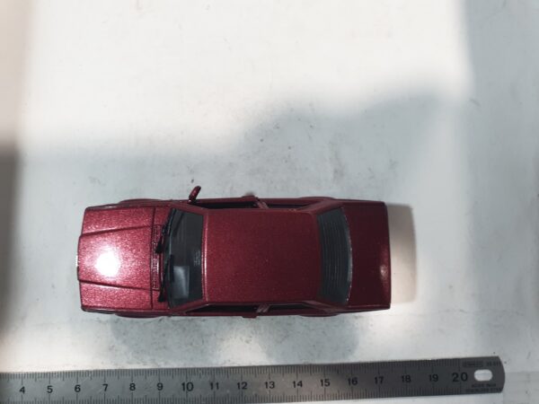 Volvo 780 Coupe Polistil1/40 avec rétroviseur gauche manquant – Image 8