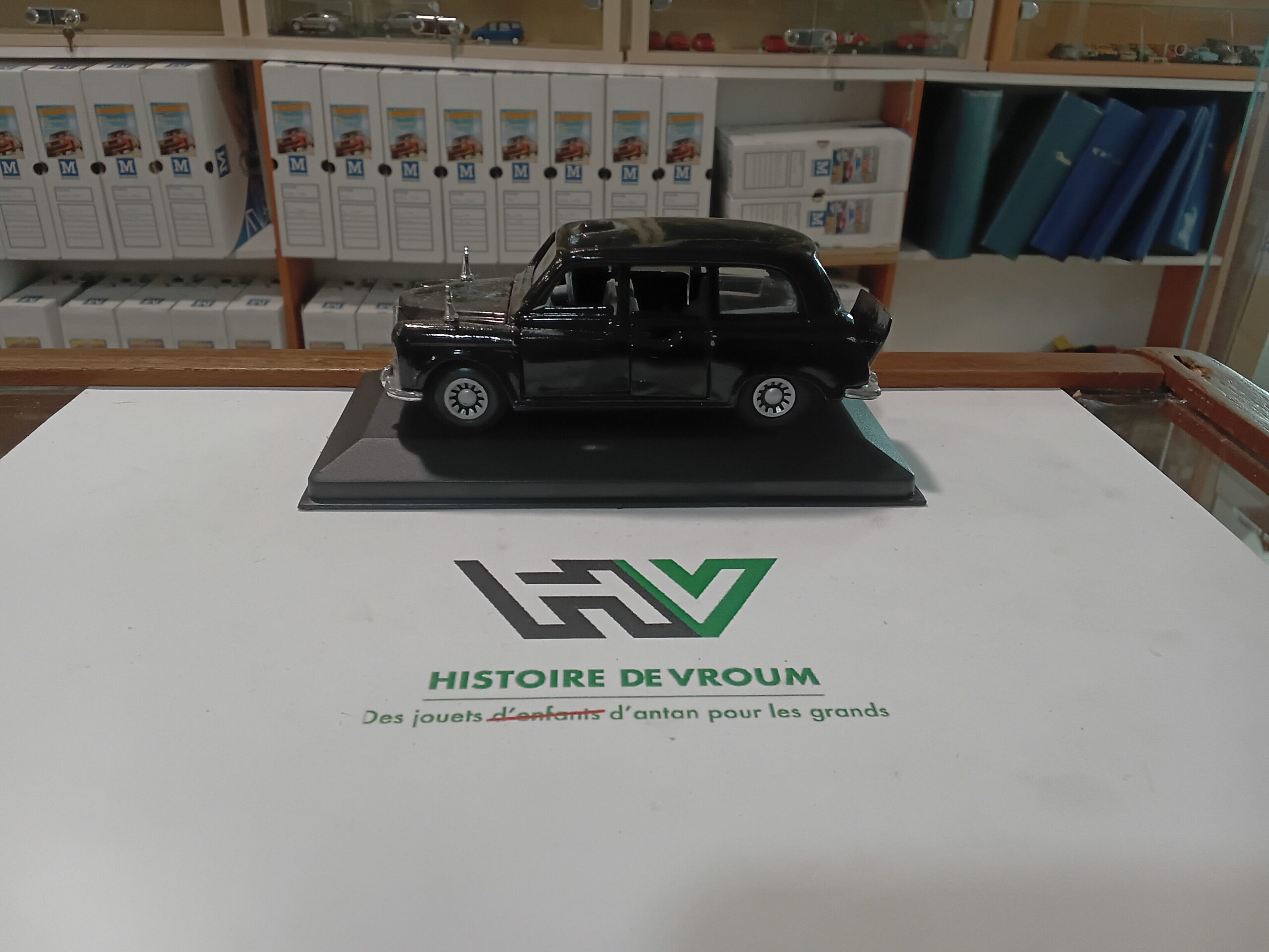 Taxi London Noir 1/43