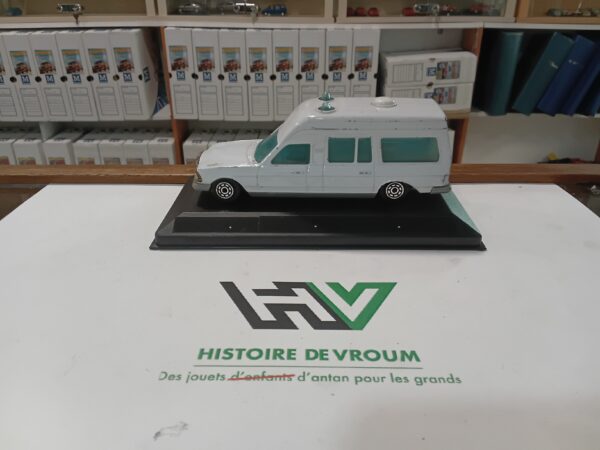Mercedes Ambulance Jet-Car Norev Blanche 1/43