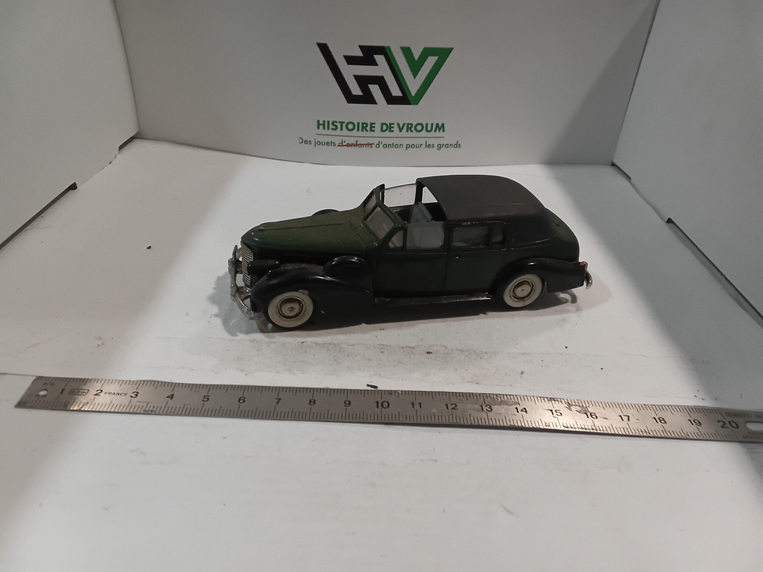 Cadillac V16 1938-40 Noir 1/43 – Image 5