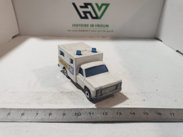 Miniature Matchbox Superfast n°41 - Ambulance Blanche - Très Bon État Collection – Image 4