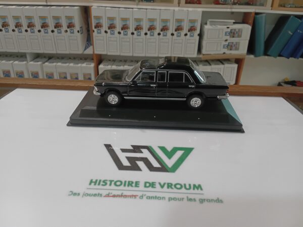 Fiat 130 Papamobil Noir 1/43