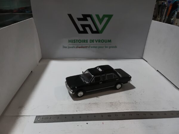 Fiat 130 Papamobil Noir 1/43 – Image 8