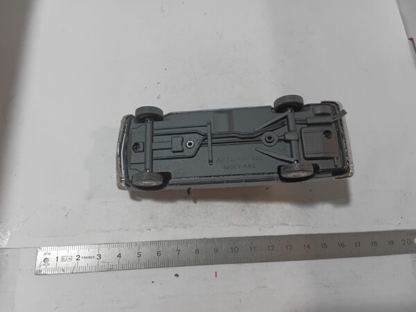 Fiat 130 Papamobil Noir 1/43 – Image 7