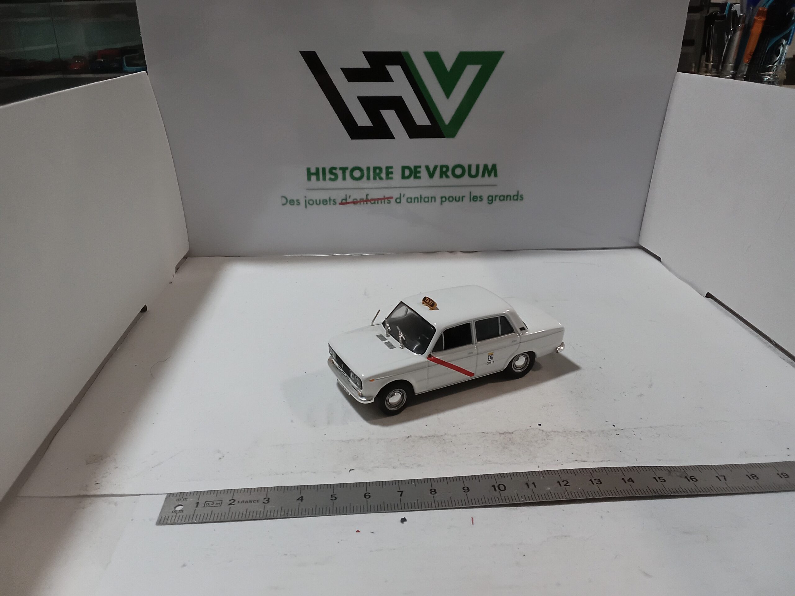 Miniature SEAT 1430 "Voiture de Presse" Très Bon État – Image 5