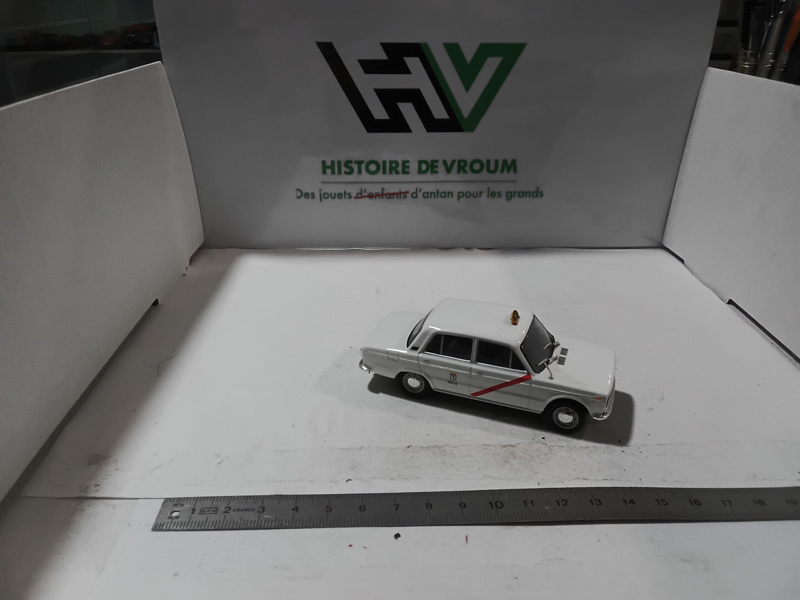 Miniature SEAT 1430 "Voiture de Presse" Très Bon État – Image 6